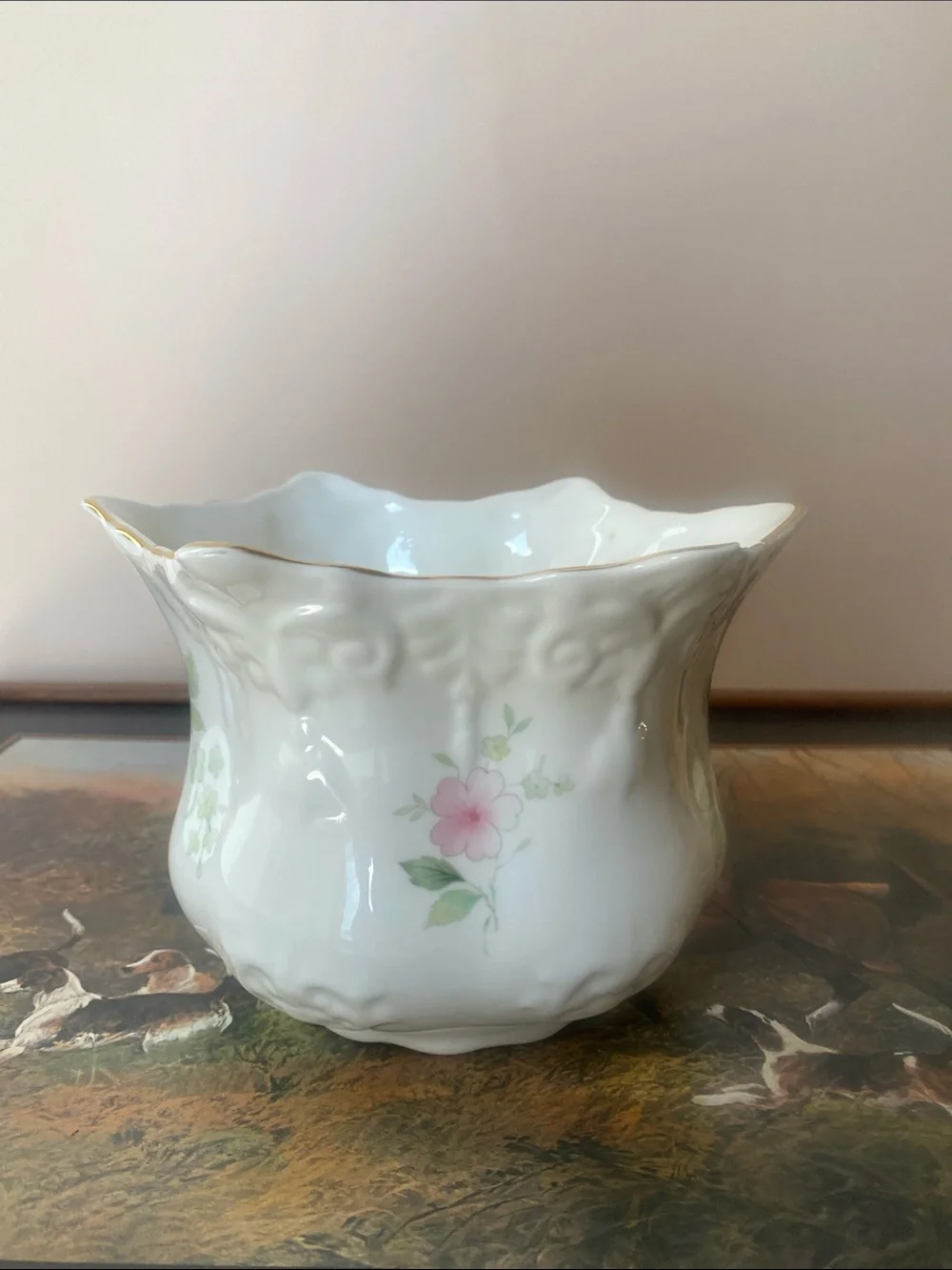 NWOT VINTAGE GENUINE BONE CHINA VASE w/ Delicate Pink Flowers & Gold Trim